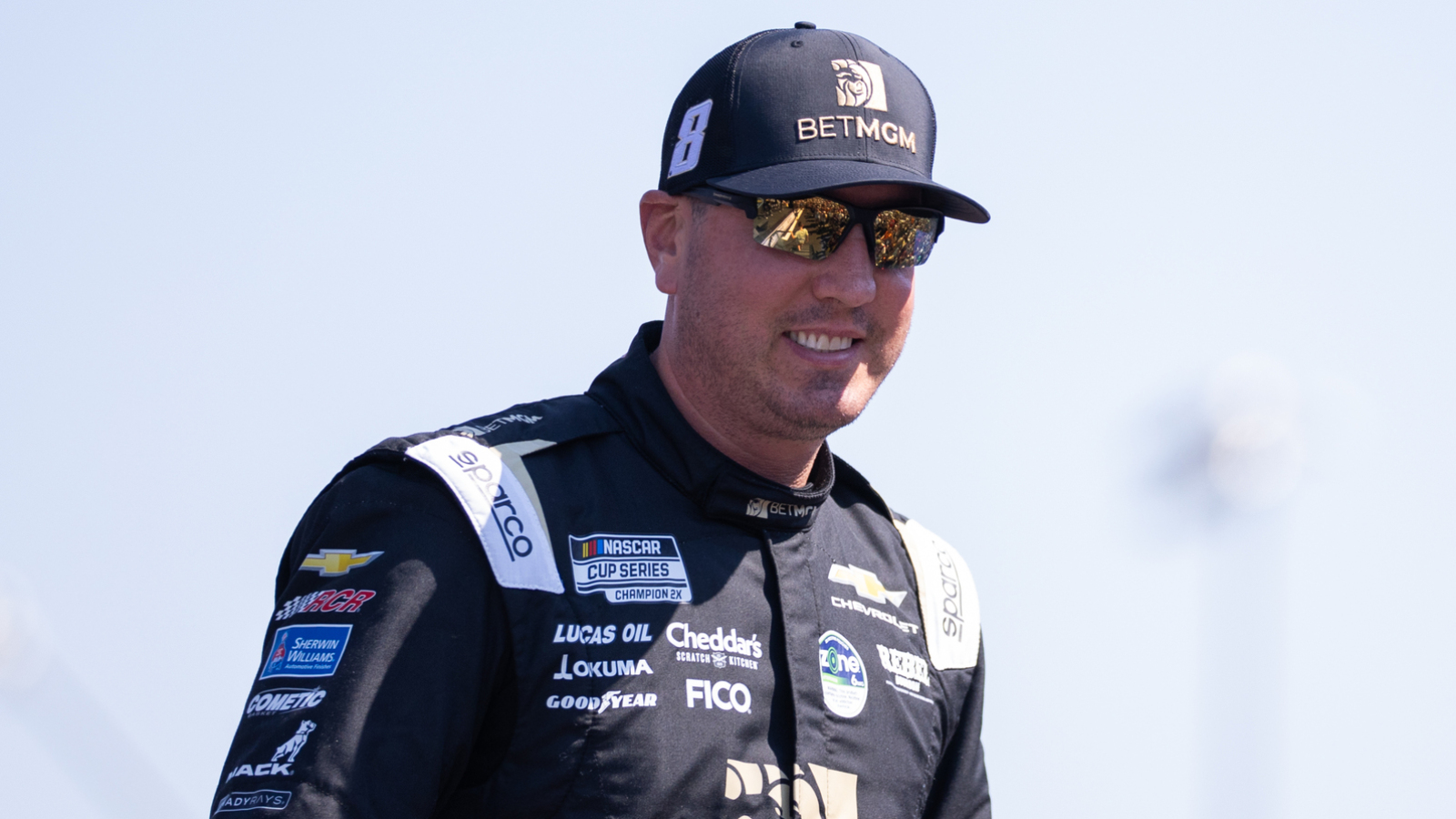 https://www.yardbarker.com/media/3/5/35c4918c3b0d8136df7d214d95c04f3f4ffbc235/thumb_16x9/kyle-busch-fades-20th-texas-bizarre-incident.jpg?v=1