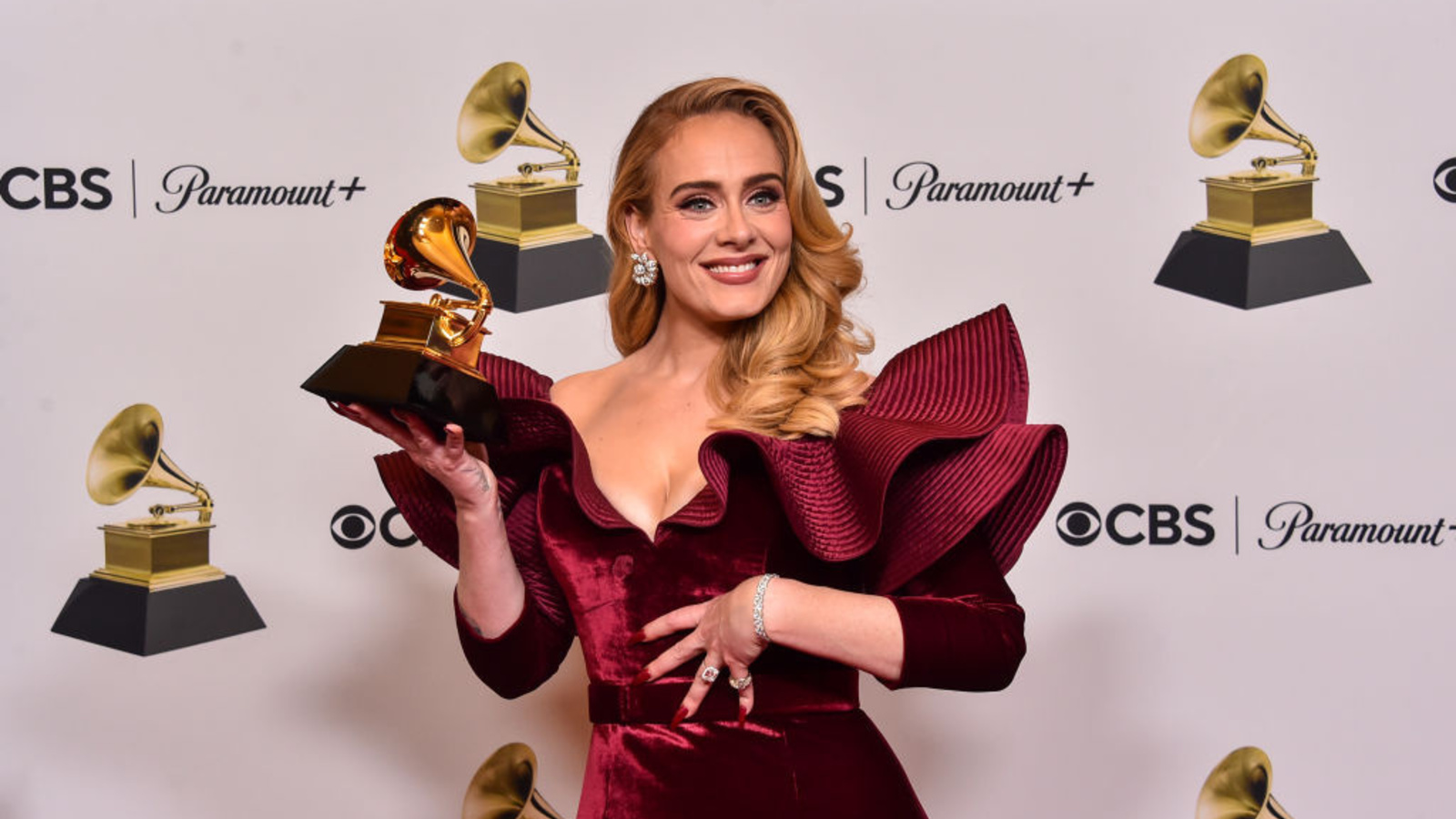Adele Finally Signs Multi-Million Book Deal as Talks Begin for World ...