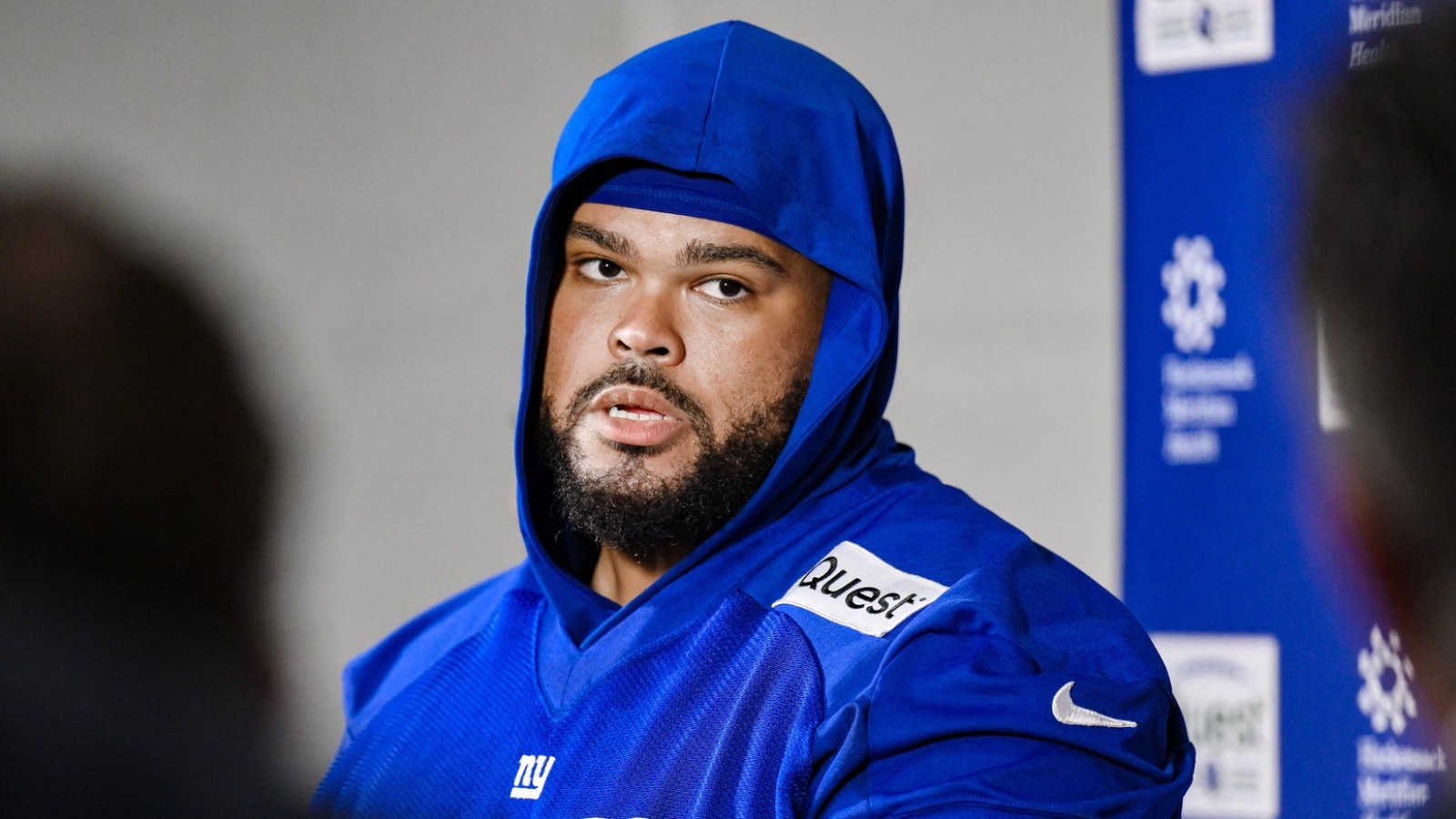 https://www.yardbarker.com/media/3/6/363b275422a187b992237f942d680daeb5ae8ece/thumb_16x9/giants-ot-jermaine-eluemunor-repeats-bold-jaxson.jpg?v=1