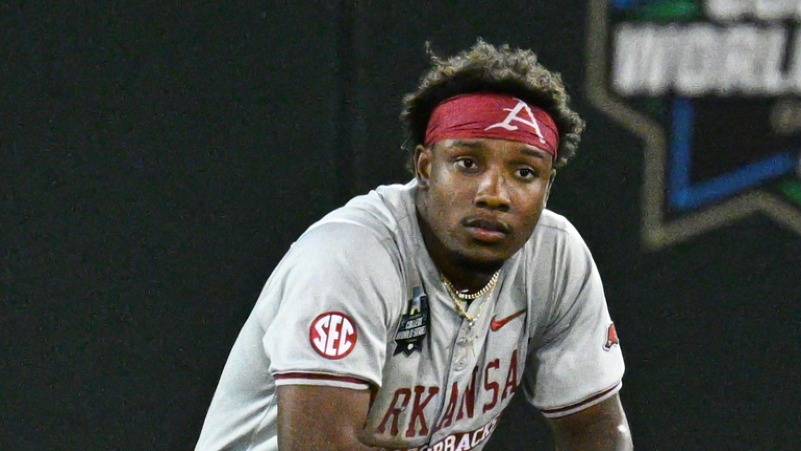 https://www.yardbarker.com/media/3/6/3658811311ef5d507e4a635fd51e59e58ad0215a/thumb_16x9/arkansas-cws-curse-continues-heartbreaker-vs-lsu.jpg?v=1