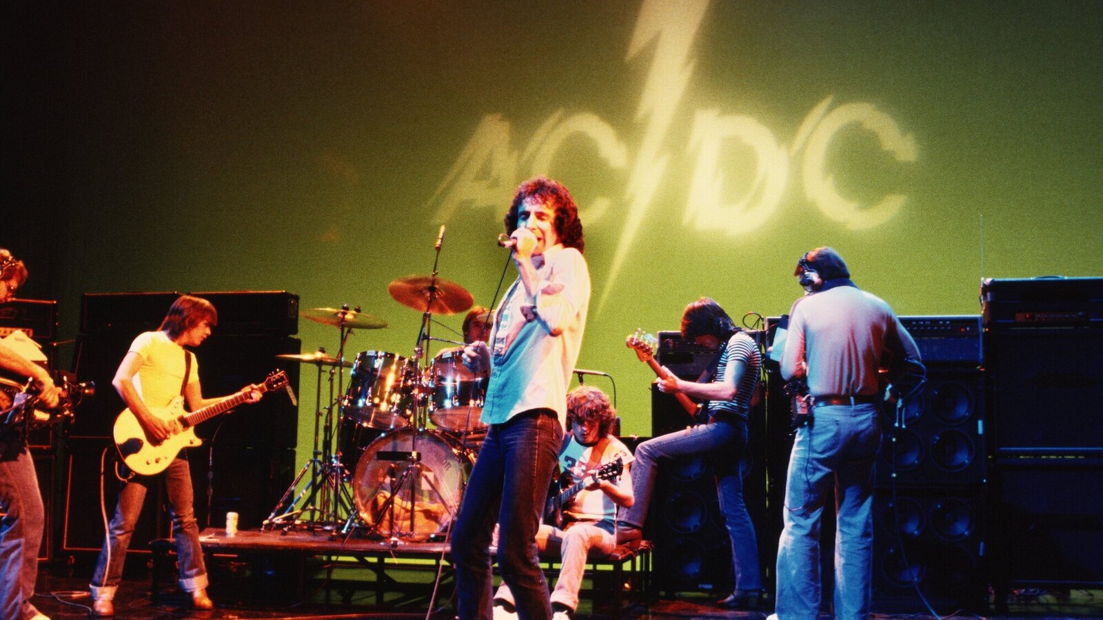 25 songs to add to any AC/DC playlist | Yardbarker