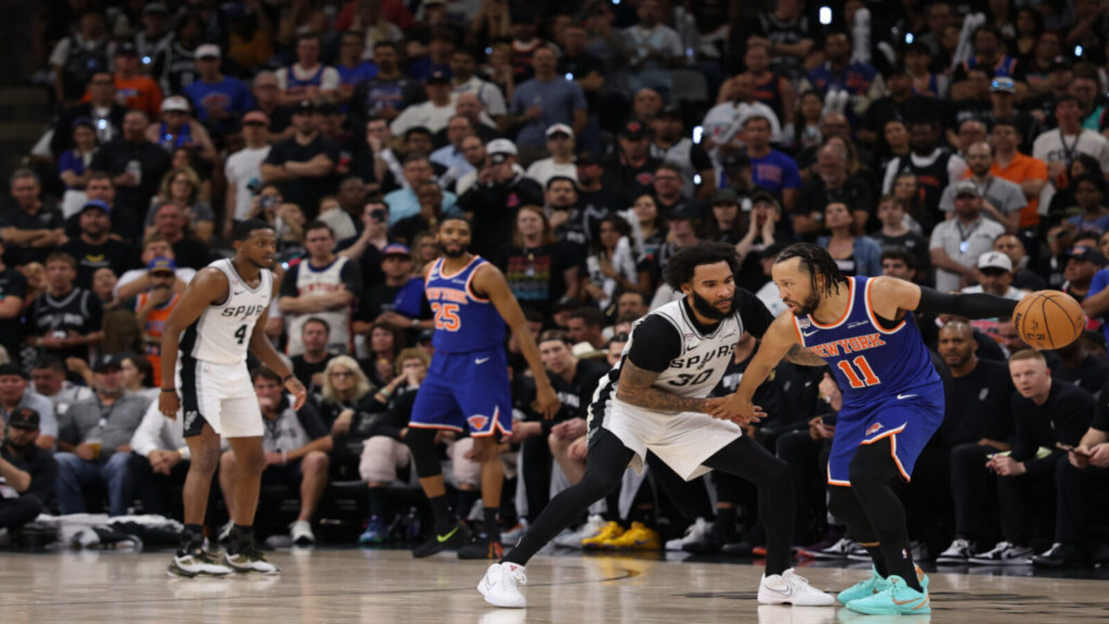 New York Knicks Aim for Back-to-Back NBA Championships