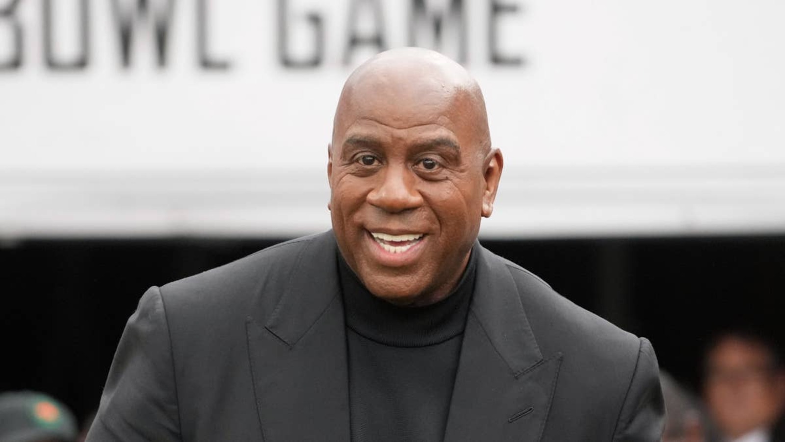 Magic Johnson Names the 'Greatest Player That Ever Lived' Without ...