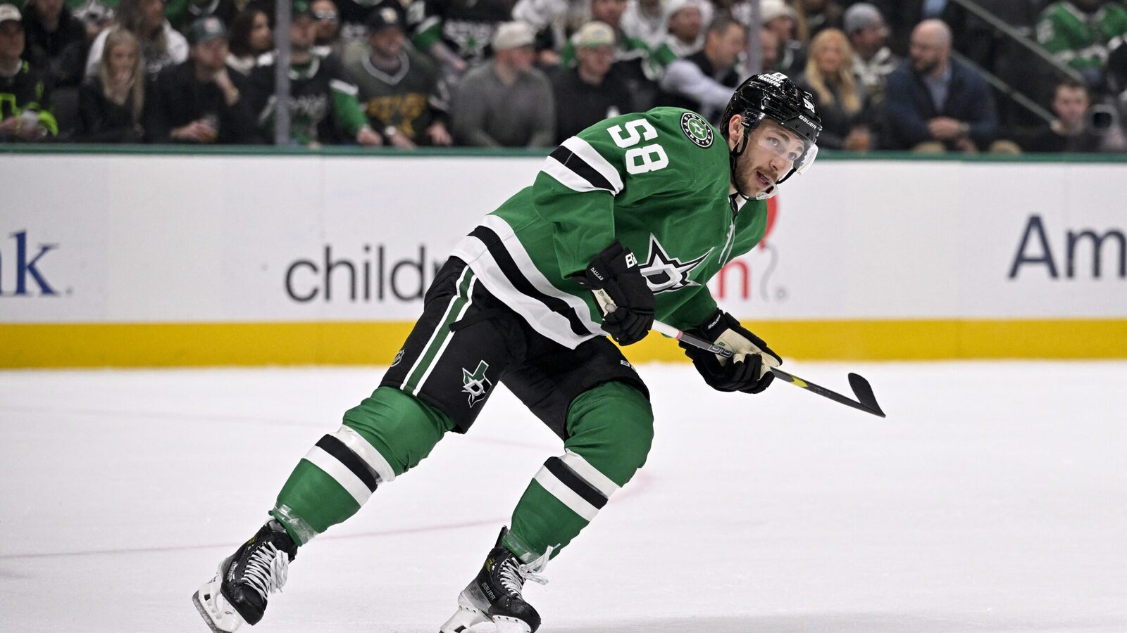 Flyers sign Michael Bunting to one-year contract