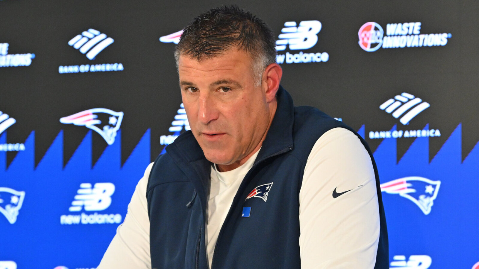 https://www.yardbarker.com/media/3/7/370c56780aabdae262ddf0059369c84b46d9a15f/thumb_16x9/pats-vrabel-expands-on-mayes-mental-mistakes-loss.jpg?v=2