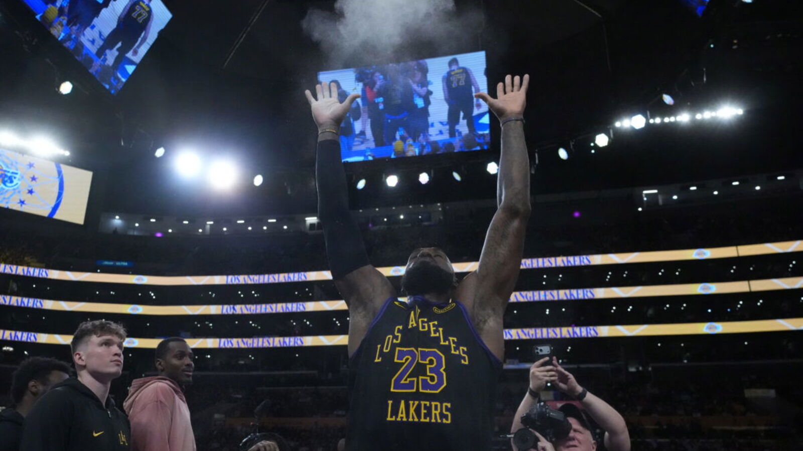 JJ Redick Drops LeBron James Health Update After Sub-Out Request in ...