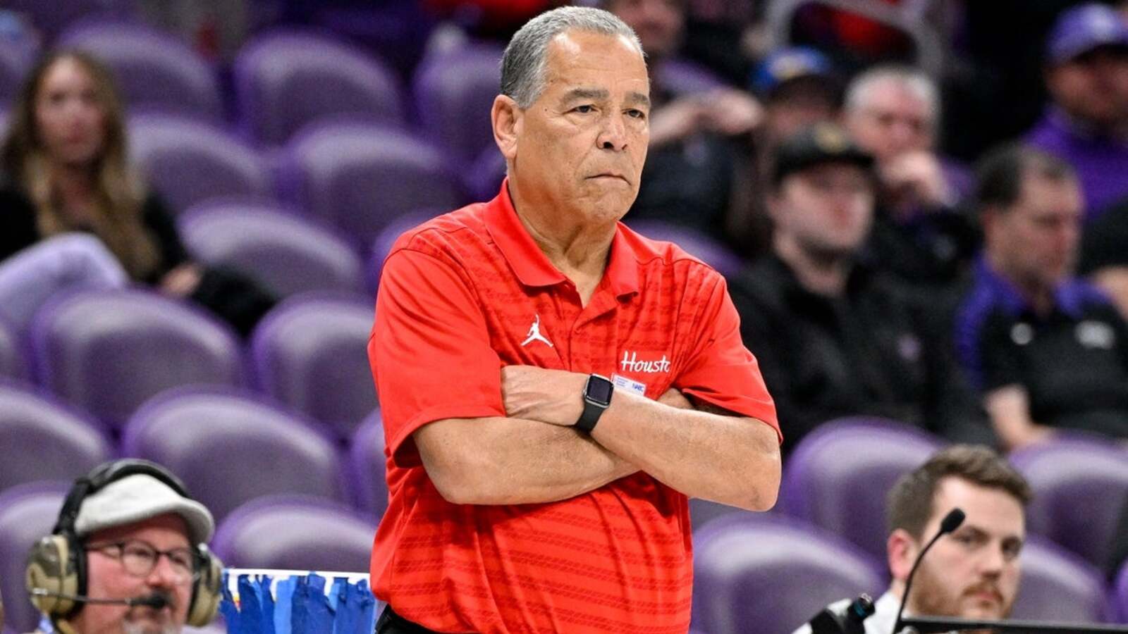 No. 10 Houston forces 19 turnovers in win over Cincinnati | Yardbarker