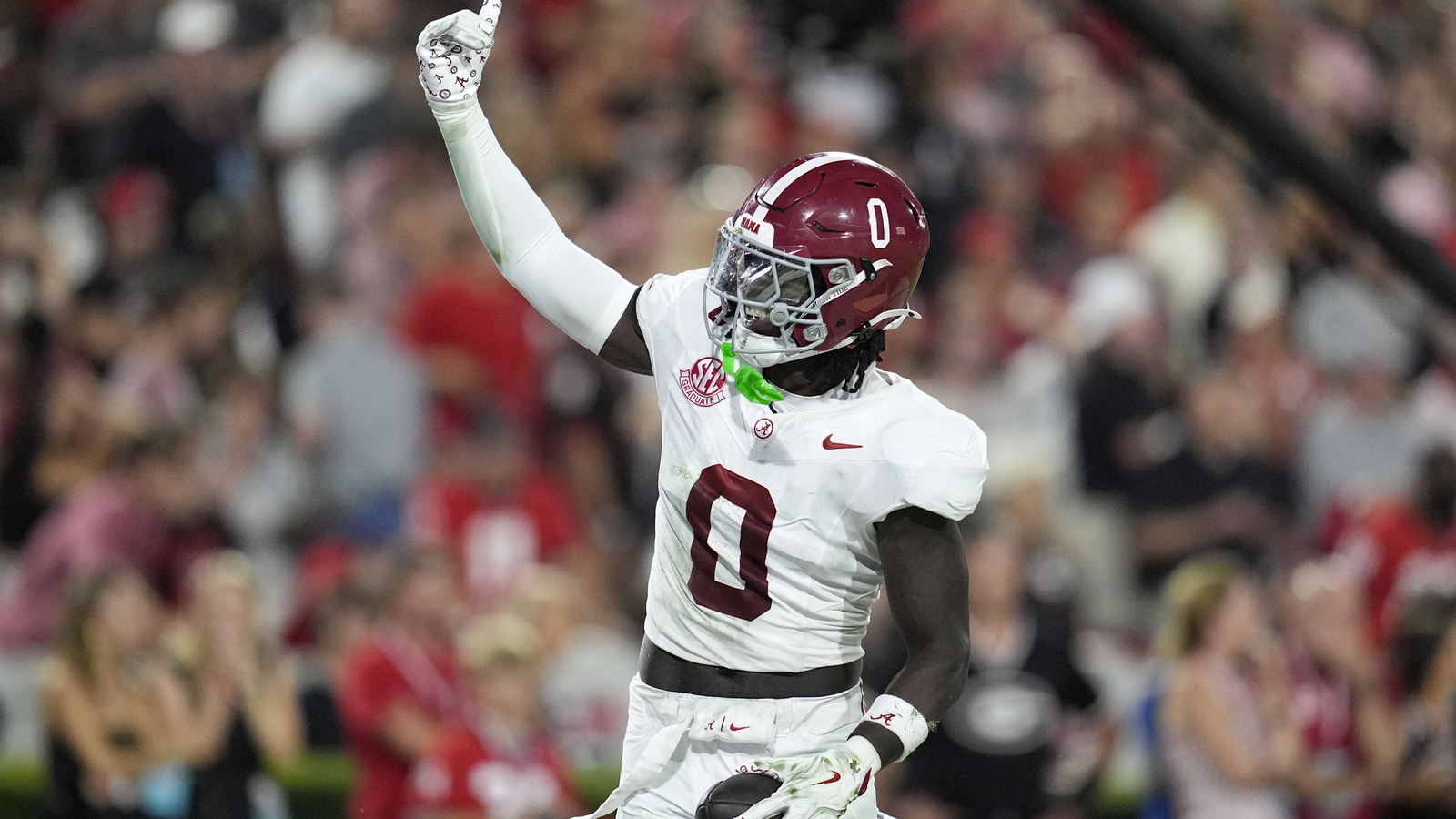 Alabama LB named semifinalist for Butkus Award | Yardbarker