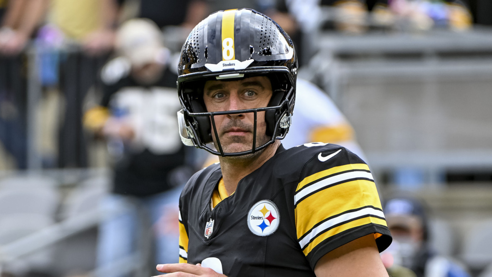https://www.yardbarker.com/media/3/7/37659b4661447fa2ea40df77ab2ea503cca1100c/thumb_16x9/aaron-rodgers-chance-rare-nfl-history-week-8.jpg?v=1