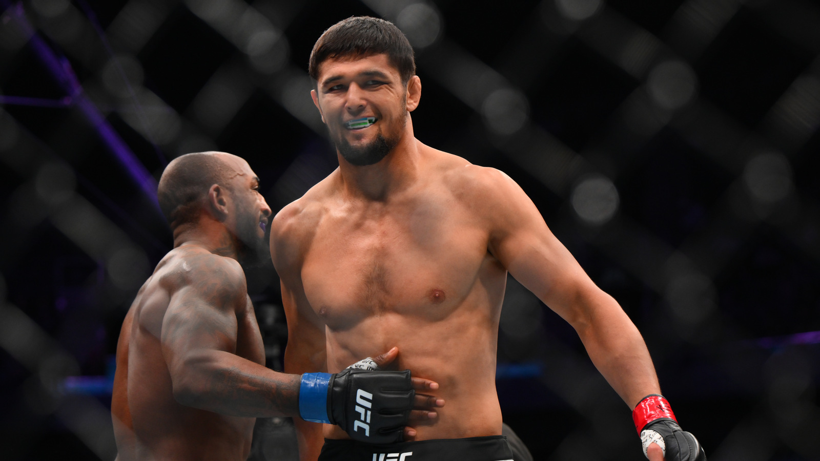 Nursulton Ruziboev chokes Andrey Pulyaev unconscious at UFC Baku ...