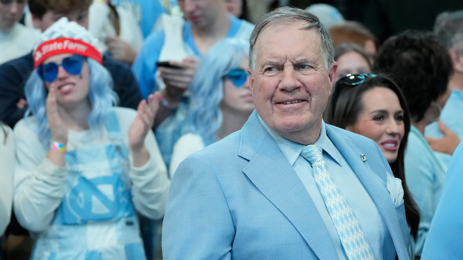 Bill Belichick reportedly considering big career move Bill Belichick reportedly considering big career move
