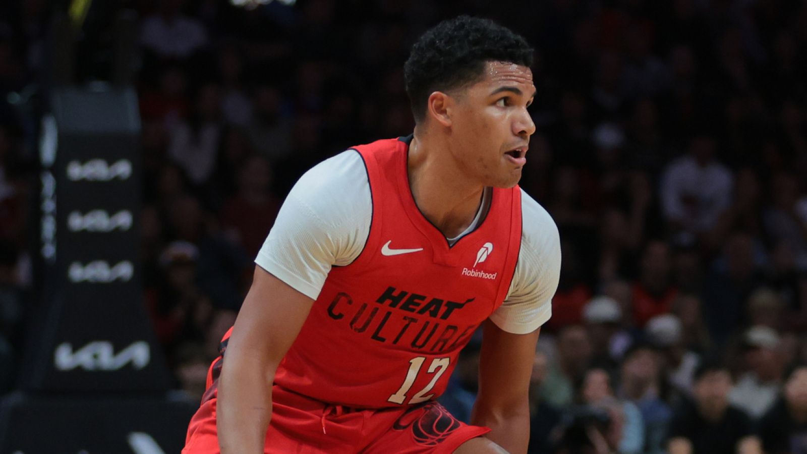 Heat guard leaves game vs. Nets with leg injury | Yardbarker