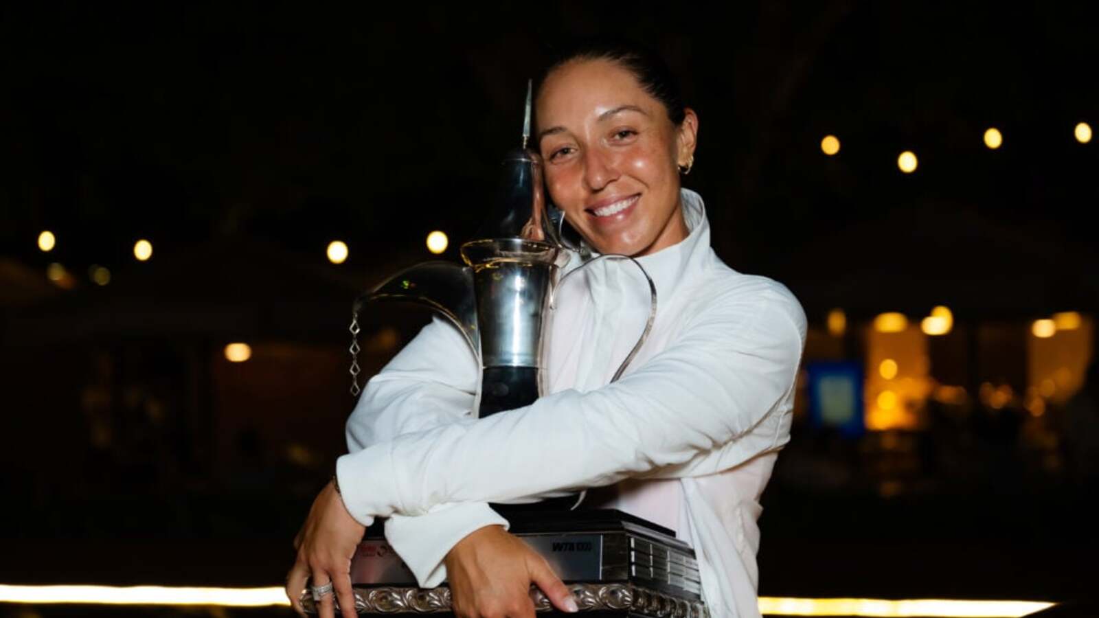 Dubai trophy ceremony sparks backlash after Jessica Pegula victory