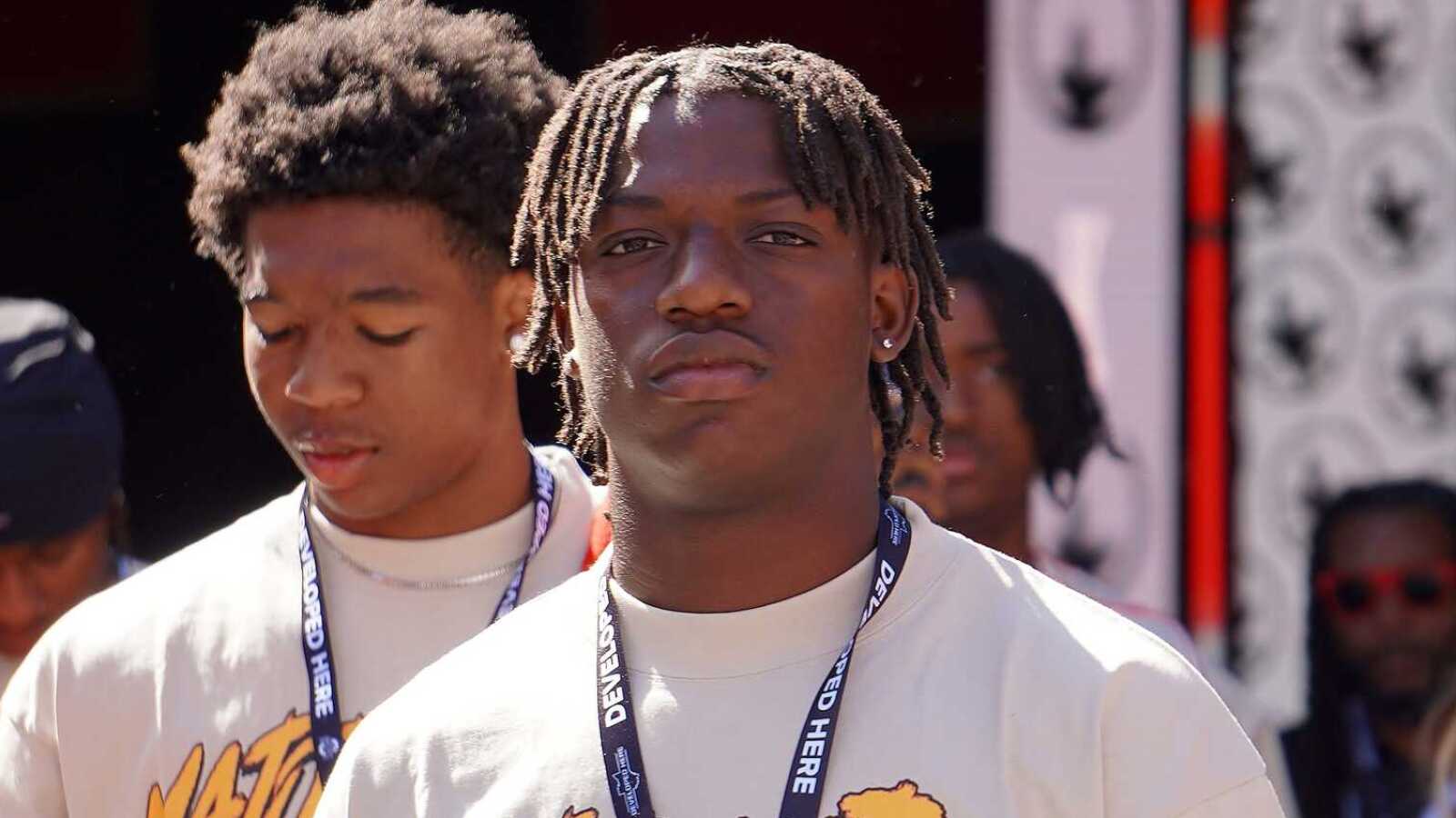 https://www.yardbarker.com/media/3/8/38a503ab66cb4c27b1e4600ff2e4aaa1317da15b/thumb_16x9/ohio-state-commit-sues-ohsaa-over-ban-on-nil.jpg?v=1