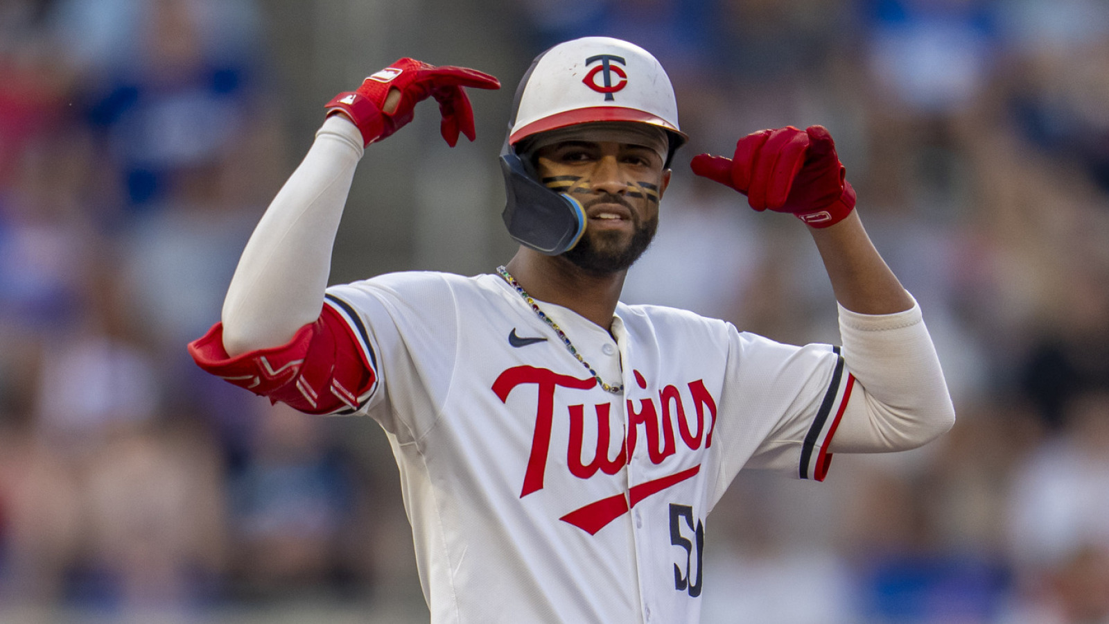 https://www.yardbarker.com/media/3/8/38c1d63275b69b877c5b22f238be5159e5b41558/thumb_16x9/yankees-trade-deadline-plans-must-include-these.jpg?v=1