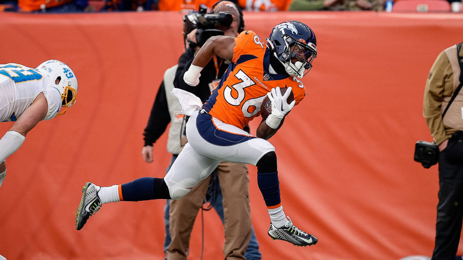 Broncos sign 14 players to ps yardbarker