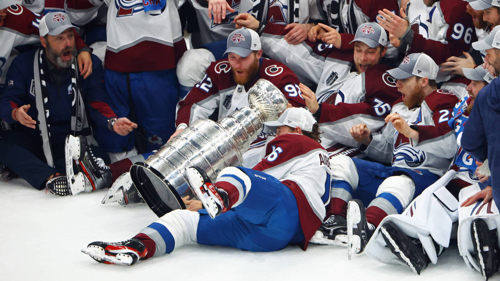 Aube-Kubel dents Stanley Cup during postgame celebration - Vimarsana News