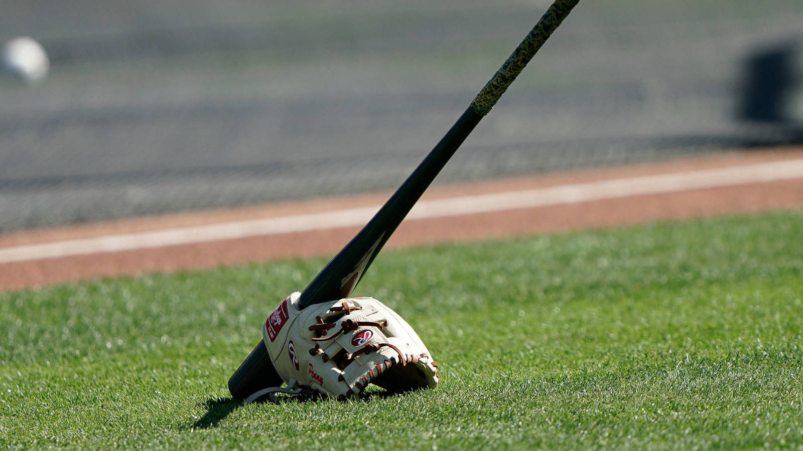 MLB to implement universal designated hitter in 2021? Yardbarker