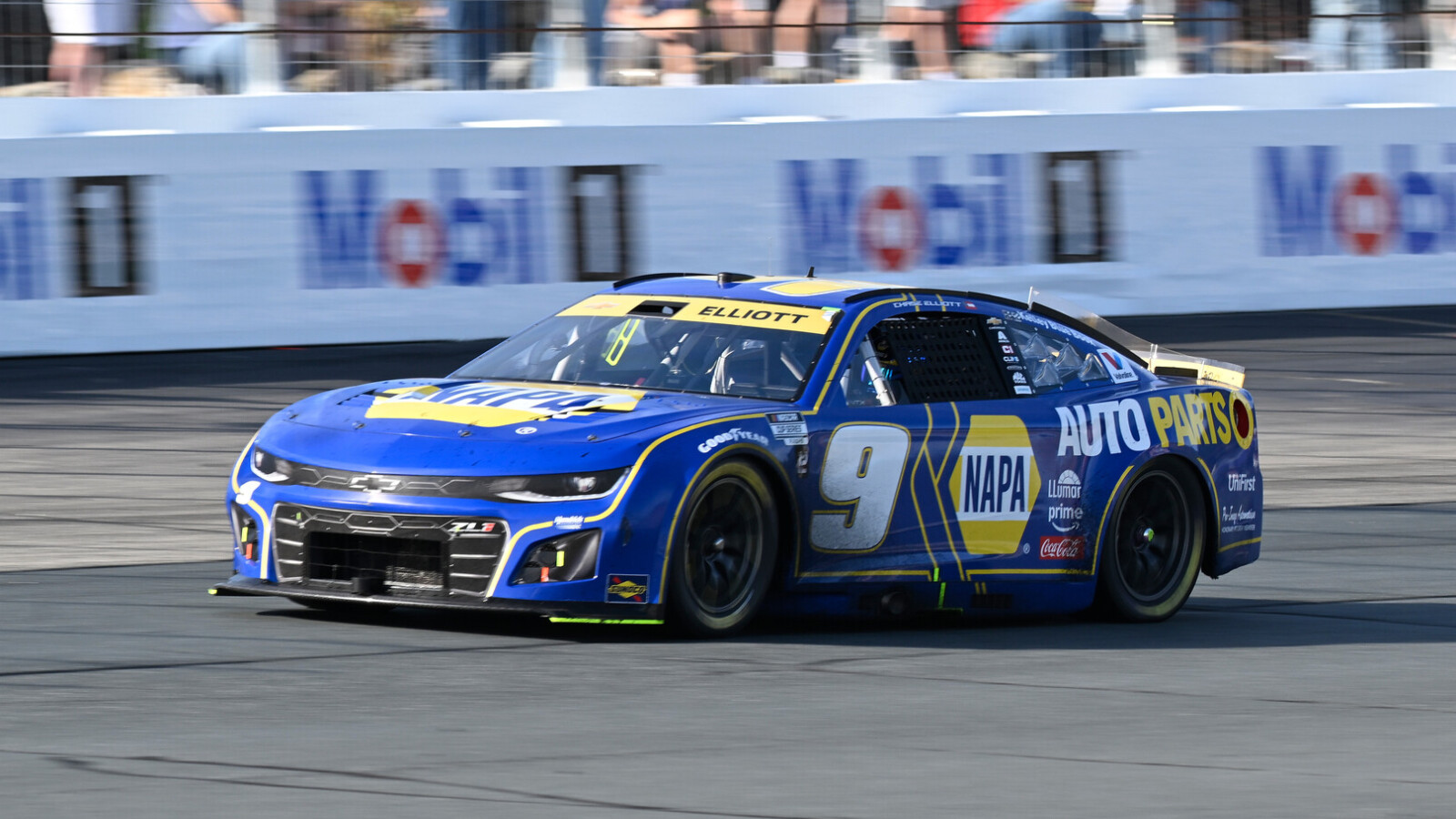 https://www.yardbarker.com/media/3/9/39374757d64bda2dc5838e7dddcb3e105939b185/thumb_16x9/elliott-wins-nascar-playoff-race-kansas-wild-2ot.jpg?v=1