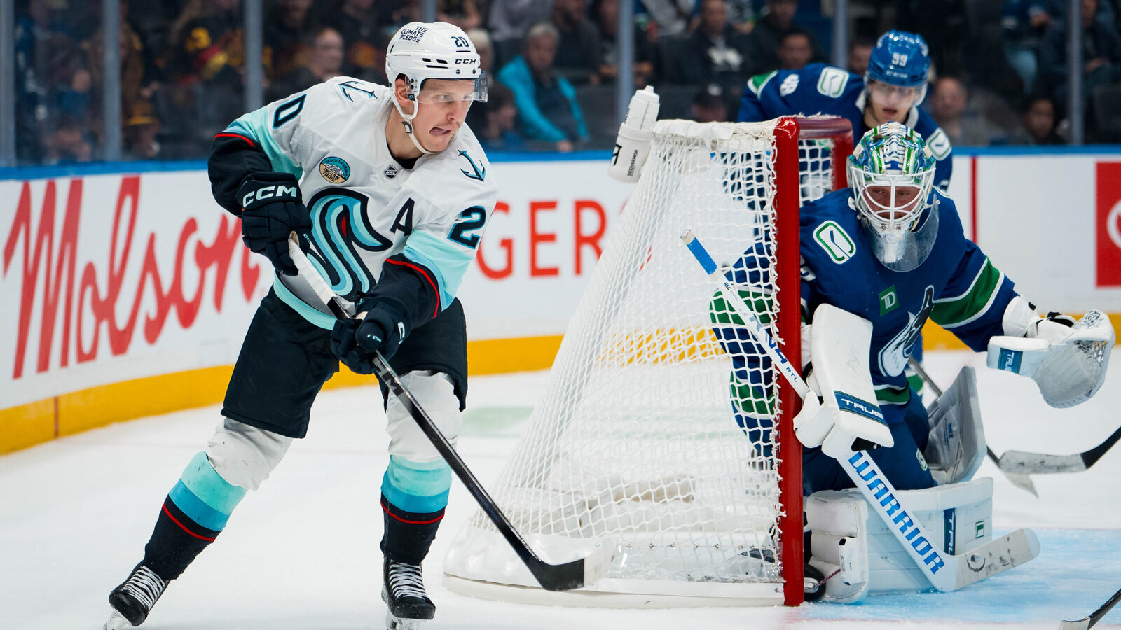 Should the Canucks consider signing another free agent? | Wagner's Weekly