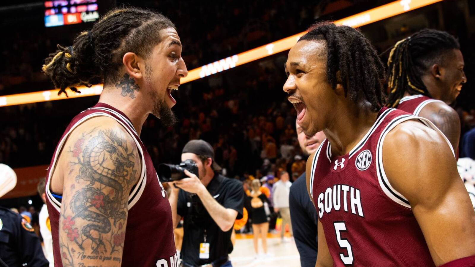 South Carolina makes big statement, gets road win over top-5 team