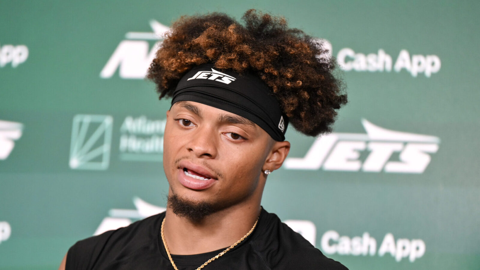 https://www.yardbarker.com/media/3/9/39ac5a43ebbd2ce4fba14f4d1eff23def0eba64a/thumb_16x9/report-reveals-1-goal-jets-fields-springtime.jpg?v=1