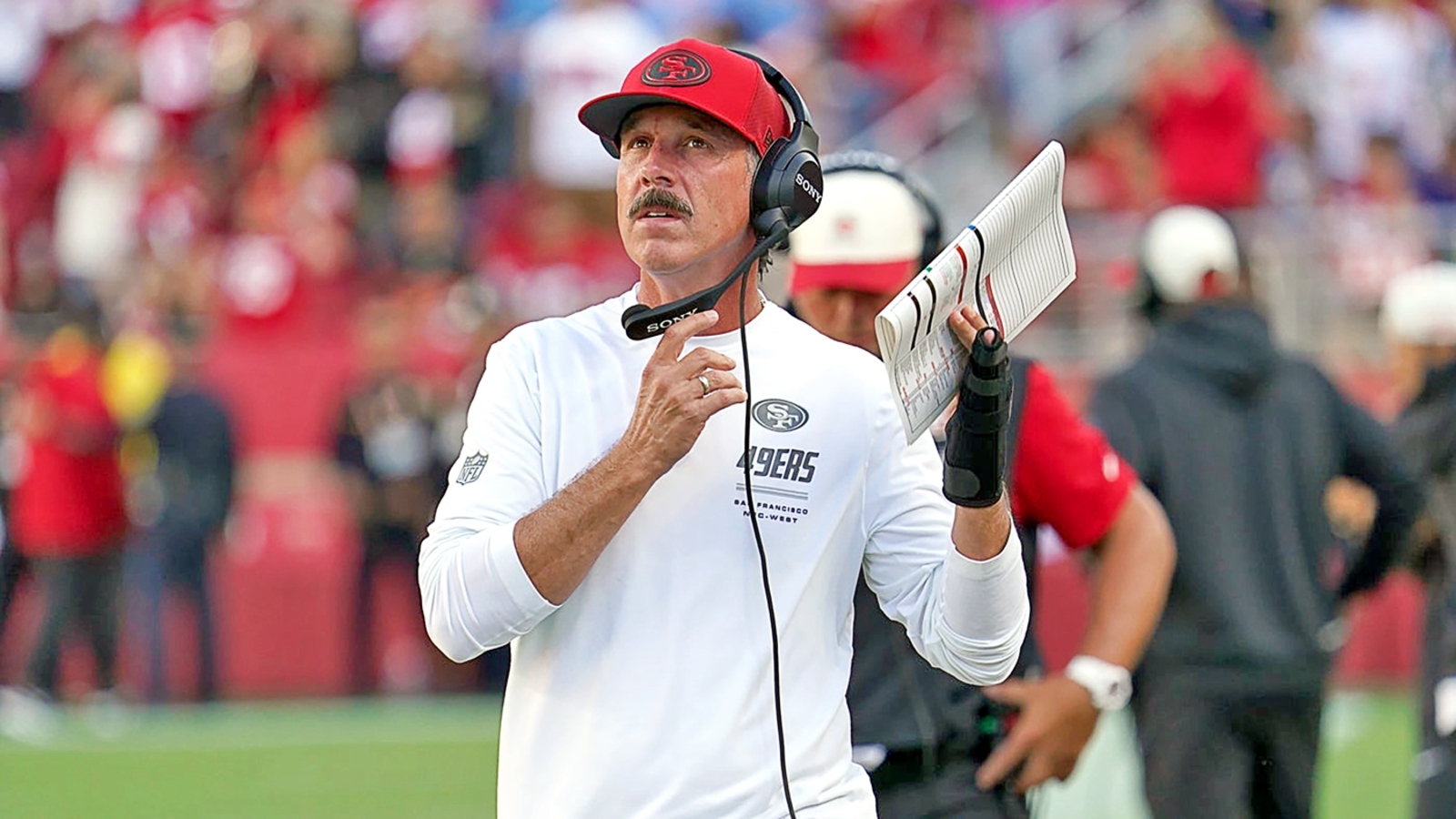 49ers roster moves announced: 13 signed to the practice squad | Yardbarker
