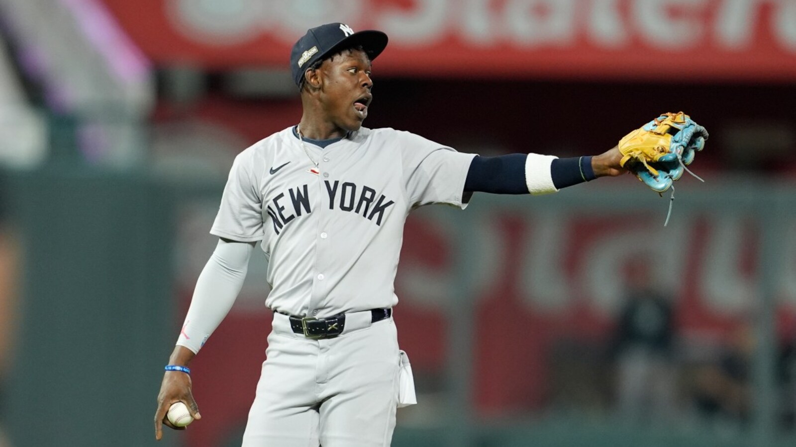 Yankees’ third baseman claps back at Royals’ infielder after benches