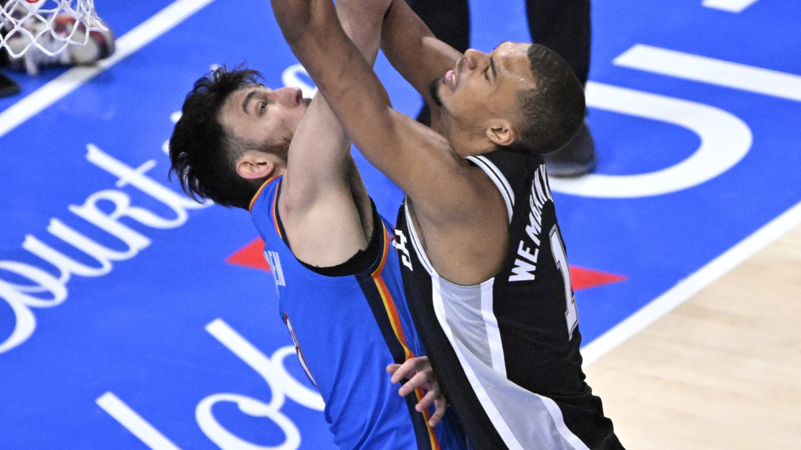 Victor Wembanyama's dunk made Chet Holmgren disappear in Game 7