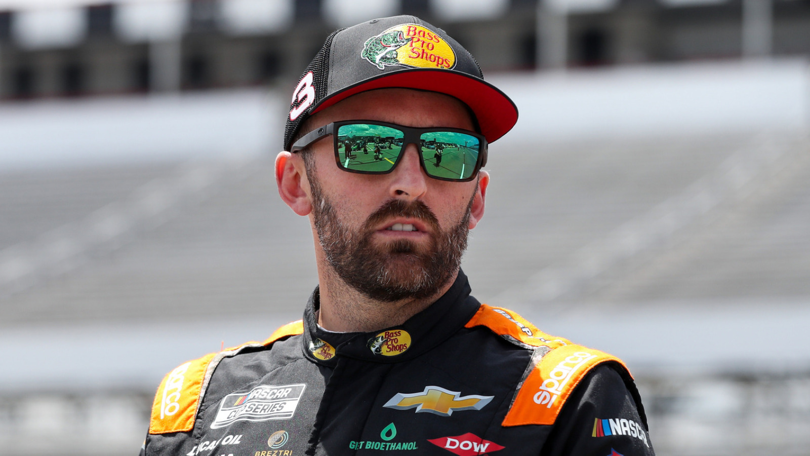 https://www.yardbarker.com/media/3/a/3a8884300f9f0723cfc41cac5346af8634290f82/thumb_16x9/austin-dillon-tied-dale-earnhardt-record-richmond.jpg?v=1