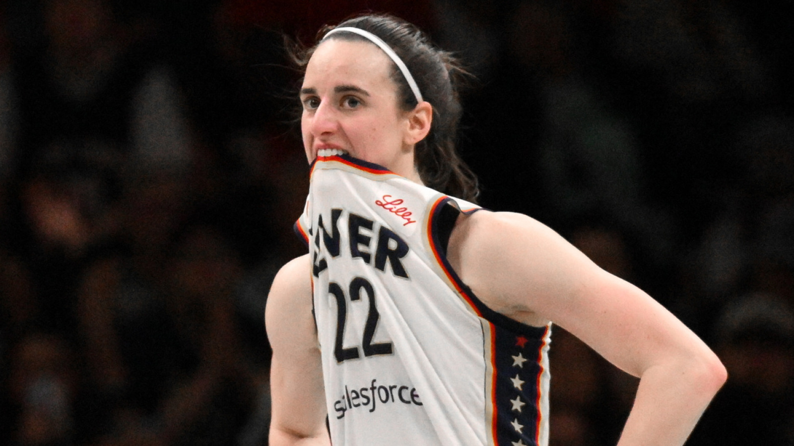 https://www.yardbarker.com/media/3/a/3a9dc06a10203f6e64aef5d359cd88abd1630883/thumb_16x9/caitlin-clark-draws-wild-lebron-james-comparison.jpg?v=1