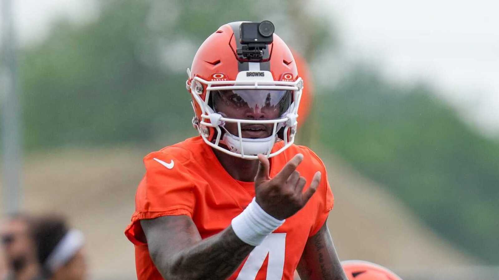 https://www.yardbarker.com/media/3/a/3a9f86b59b5898955f39b8f38a5a86f113687e92/thumb_16x9/clear-shedeur-sanders-trailing-deshaun-watson.jpg?v=1
