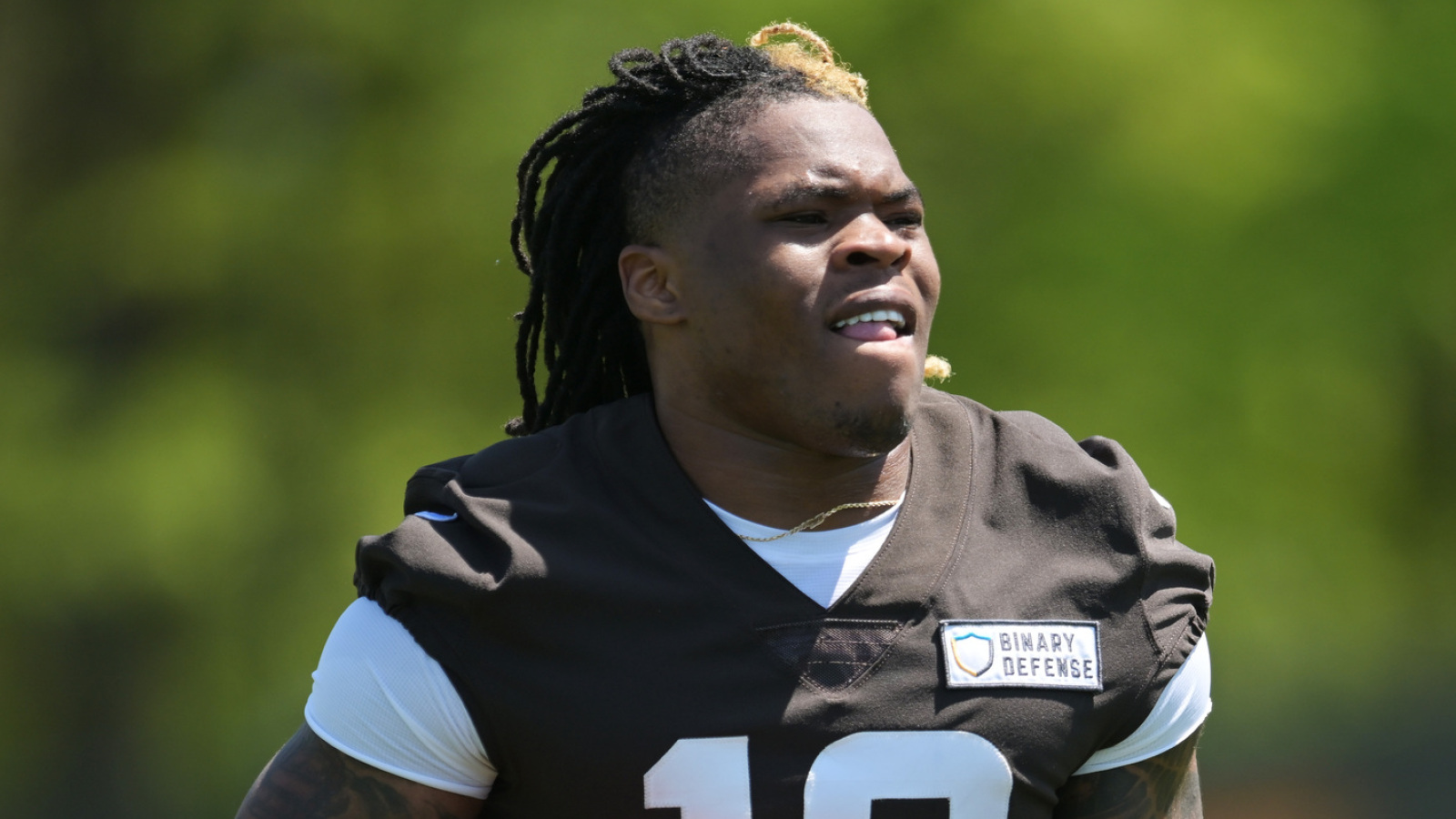 https://www.yardbarker.com/media/3/b/3b6e85e3f5abe057d09f3c1bf344b2de972cc61e/thumb_16x9/browns-rookie-rb-quinshon-judkins-face-charges.jpg?v=1