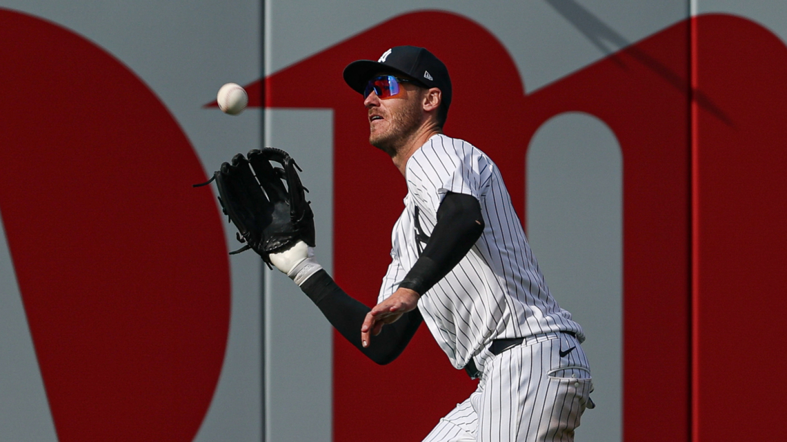 https://www.yardbarker.com/media/3/b/3b769e665d1f1c7a9512f226863e09279f8b8e90/thumb_16x9/cody-bellinger-reminding-everyone-hes-productive.jpg?v=1