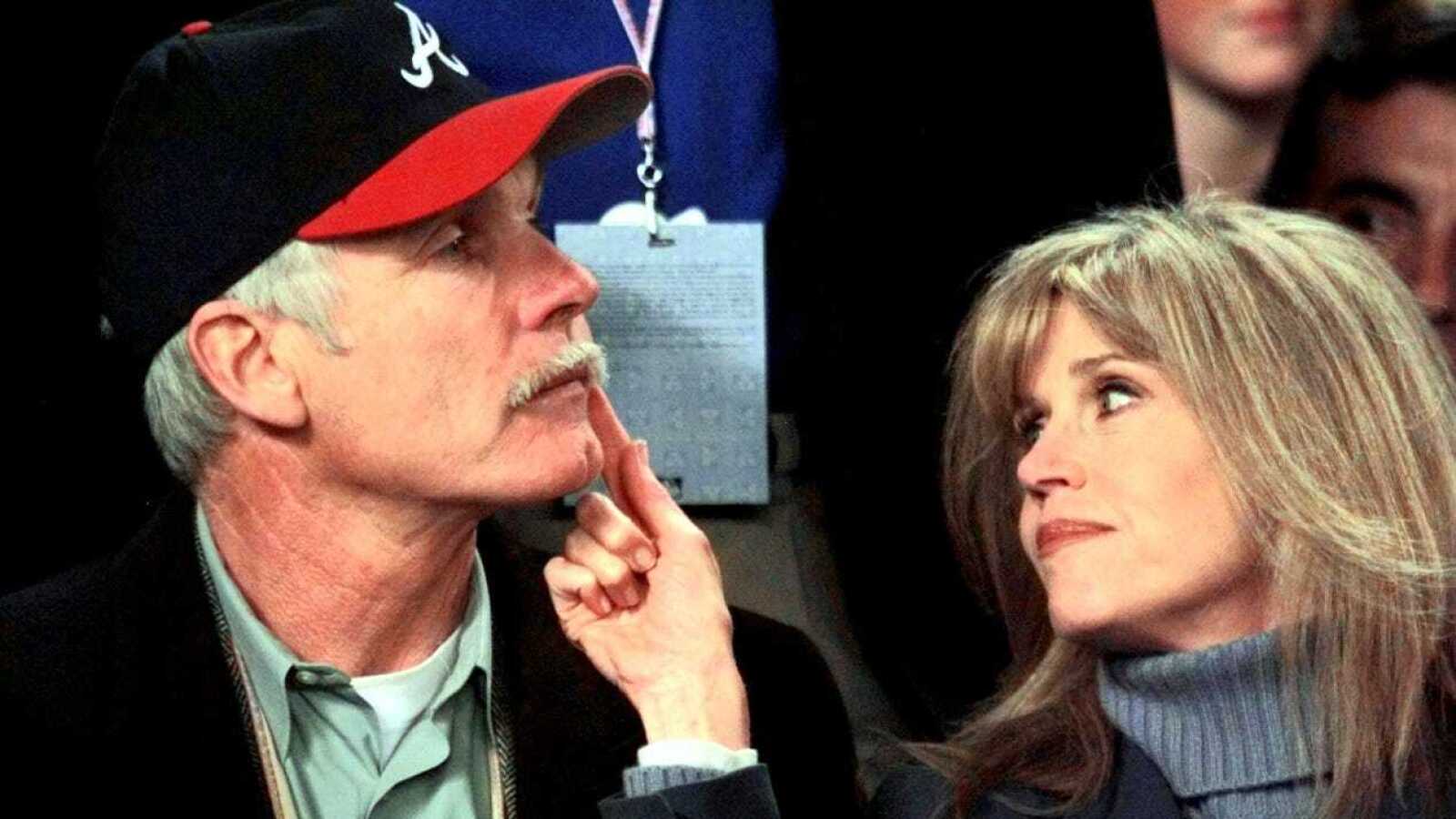 https://www.yardbarker.com/media/3/b/3bca0bb548ec4ad3aad3d4e2e33c1be8f00d0f10/thumb_16x9/ted-turners-wildest-stadium-braves-promotions.jpg?v=1