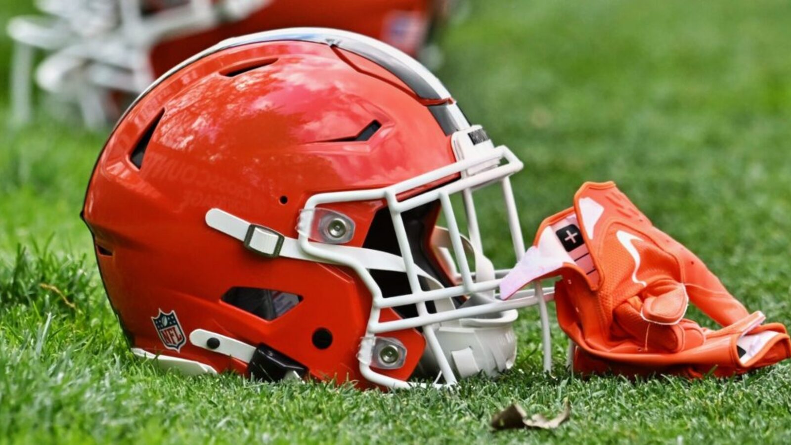 Cleveland Browns Face Injury Setback with Dylan Sampson's Knee Injury