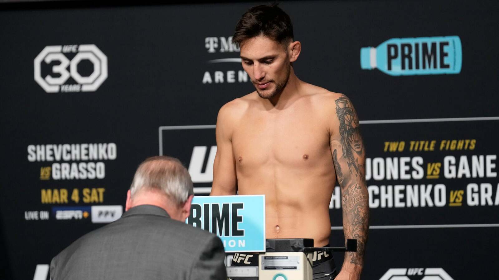 Esteban Ribovics Achieves 20-Pound Weight Cut Ahead of UFC 330