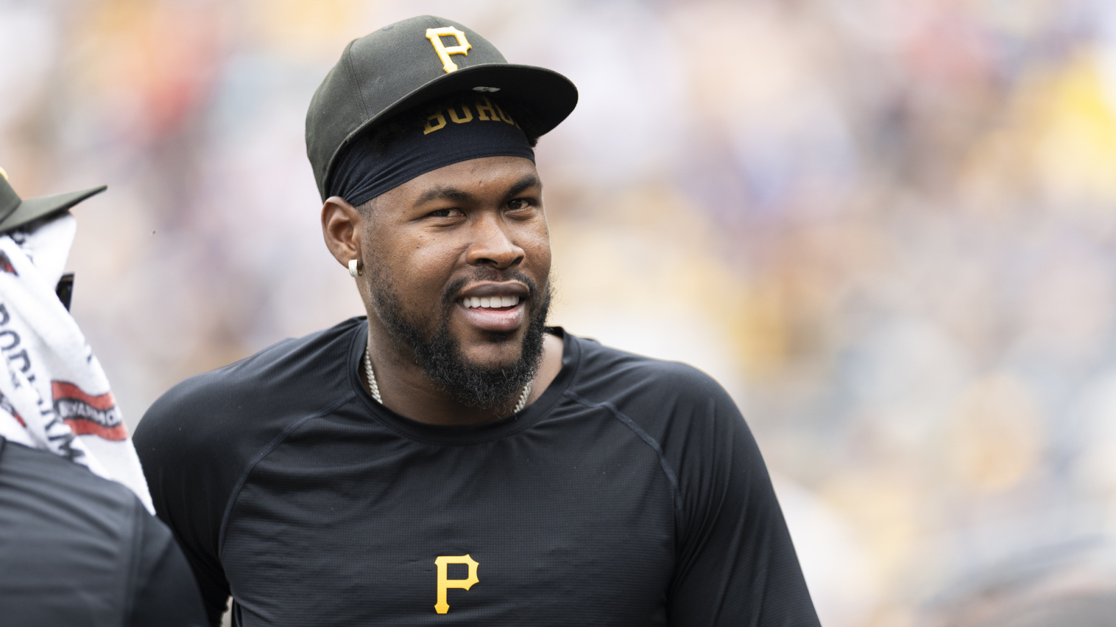 https://www.yardbarker.com/media/3/c/3c44e9232c6e6c391192e4808ef412f93268fa4d/thumb_16x9/cruz-proves-worth-pirates-return-injury-rough.jpg?v=1