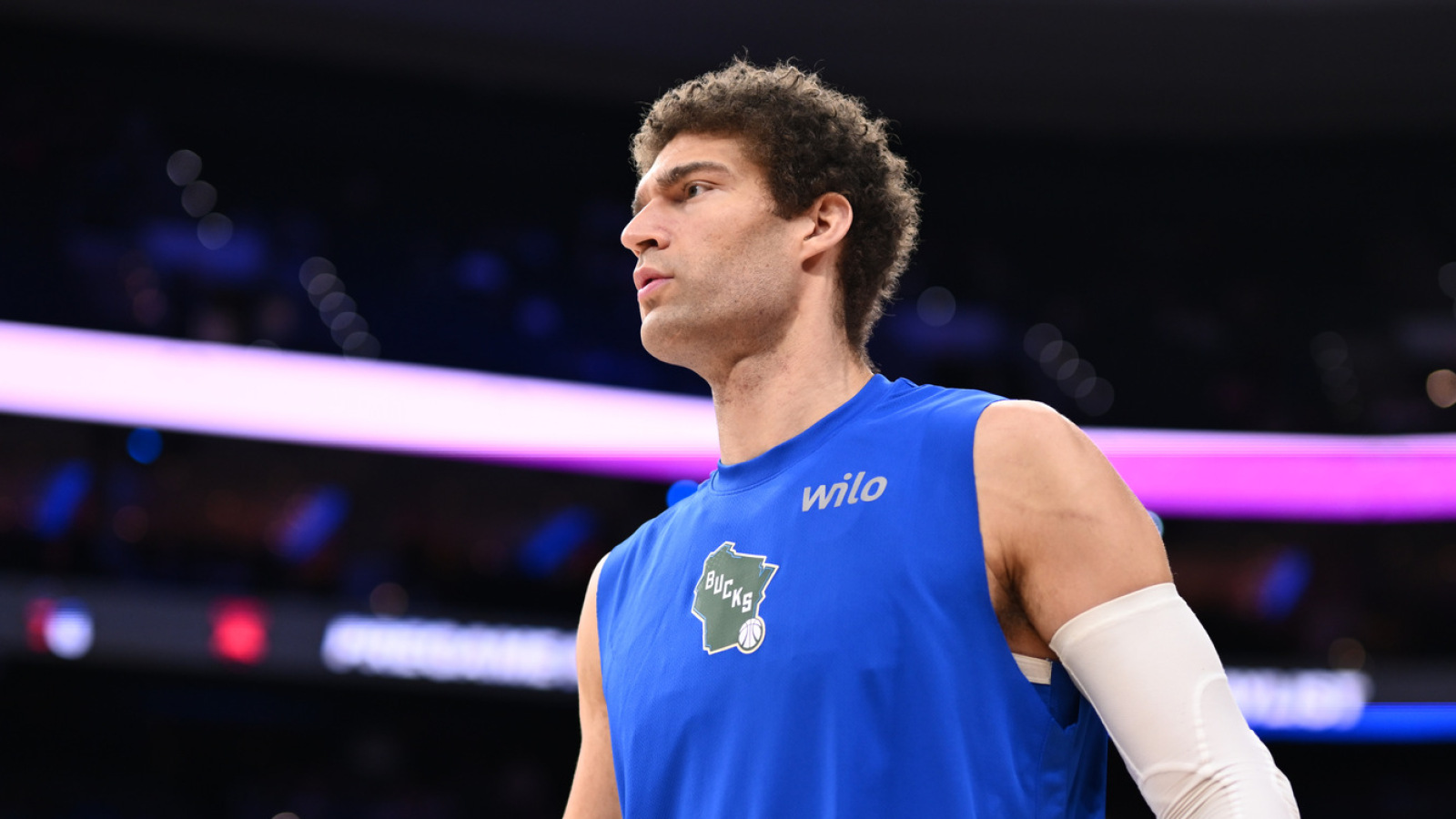 https://www.yardbarker.com/media/3/c/3c4b6c4a202513964ca83608c840e9b8d23b611d/thumb_16x9/veteran-big-man-signs-los-angeles-expected-team.jpg?v=1
