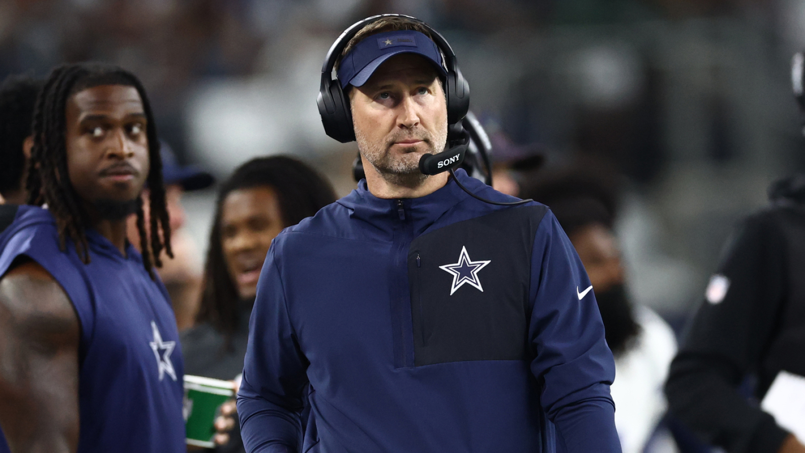 https://www.yardbarker.com/media/3/c/3c5f9bb737d1082d8b0b7e46300ef19d24ccdde8/thumb_16x9/brian-schottenheimer-responds-warning-former.jpg?v=1