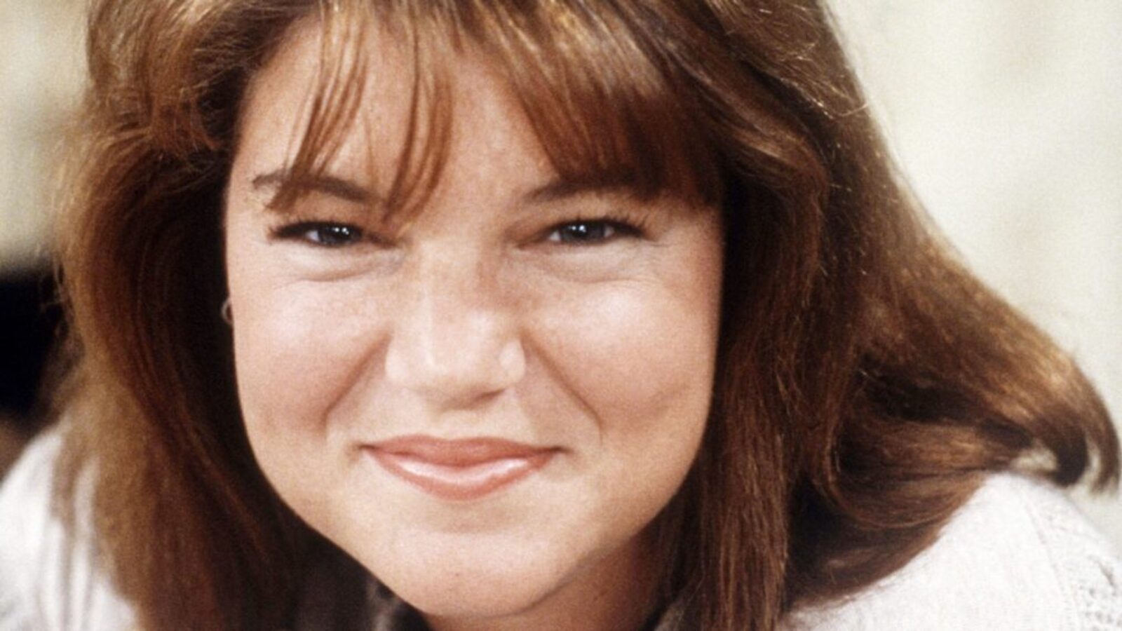 ‘Facts of Life’ Star Mindy Cohn Reveals Secret Cancer Battle | Yardbarker