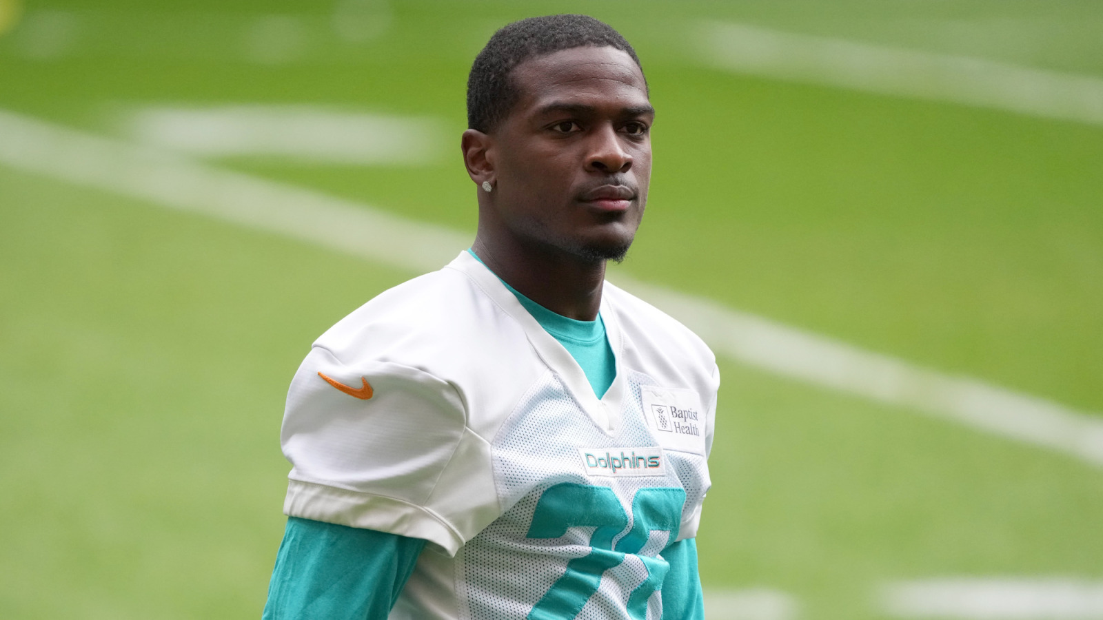 https://www.yardbarker.com/media/3/c/3c84637d9ed22c1b56a968a1f0f917ffd7580416/thumb_16x9/dolphins-hc-reacts-achanes-push-contract-extension.jpg?v=1