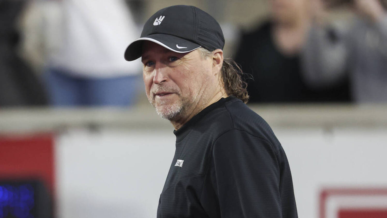 Houston HC pays tribute to Mike Leach during bowl game TrendRadars
