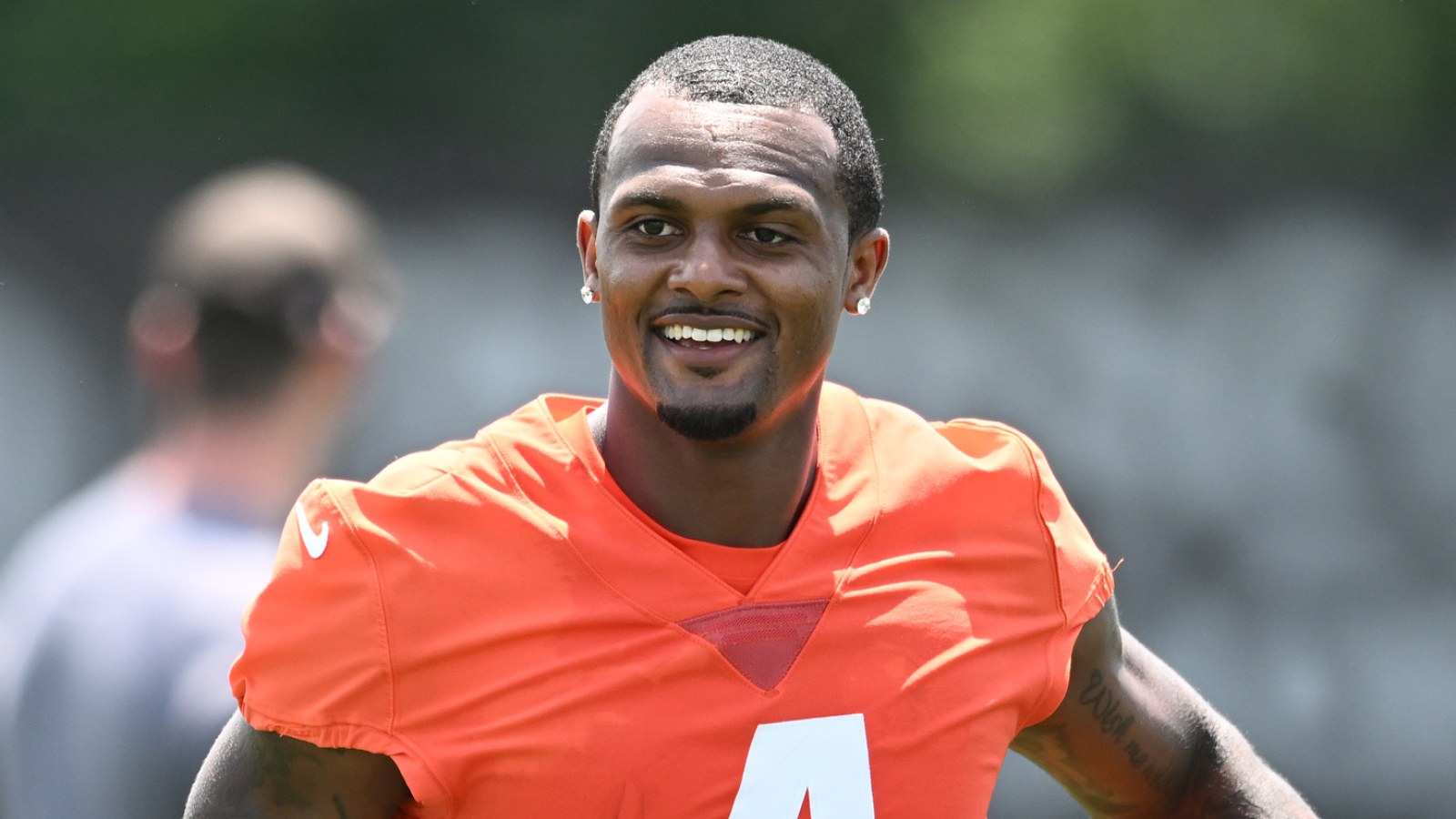 https://www.yardbarker.com/media/3/c/3ce6a0cab2e4730164208b370b4e24dbff98f392/thumb_16x9/browns-deshaun-watson-lead-shedeur-sanders-qb.jpg?v=1