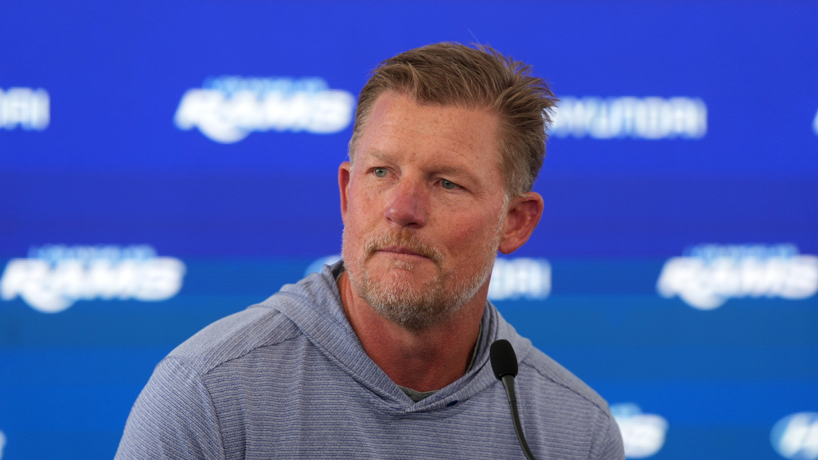 https://www.yardbarker.com/media/3/d/3d1db81c8736135724d1821d0b9c1bdbf0d074be/thumb_16x9/rams-gm-pours-gasoline-on-aaron-donald-comeback.jpg?v=1