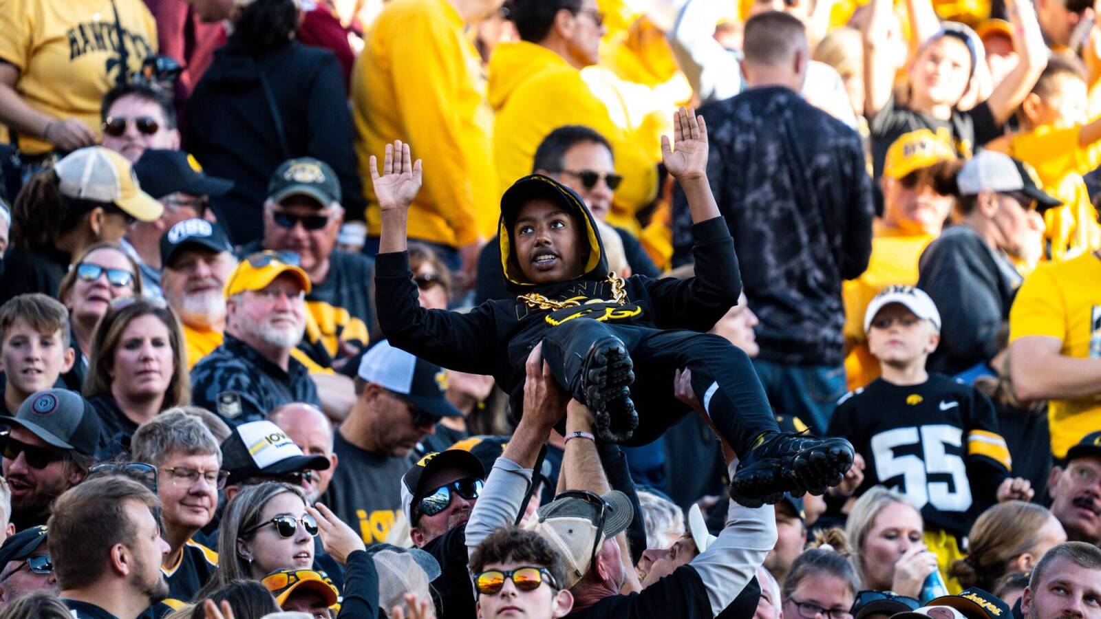 Watch Iowa fans throw trash on field after calledback TD Yardbarker