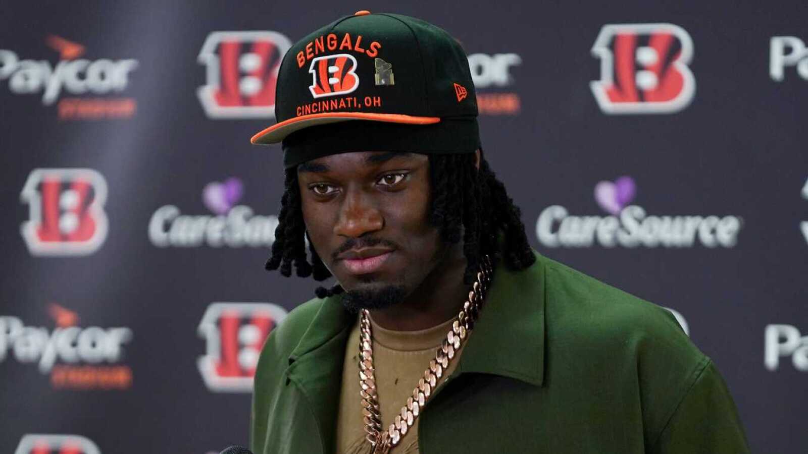 https://www.yardbarker.com/media/3/d/3d543bce8574b05c9975349b4fd3886c71f71ae5/thumb_16x9/bengals-front-office-out-own-first-round-picks.jpg?v=1