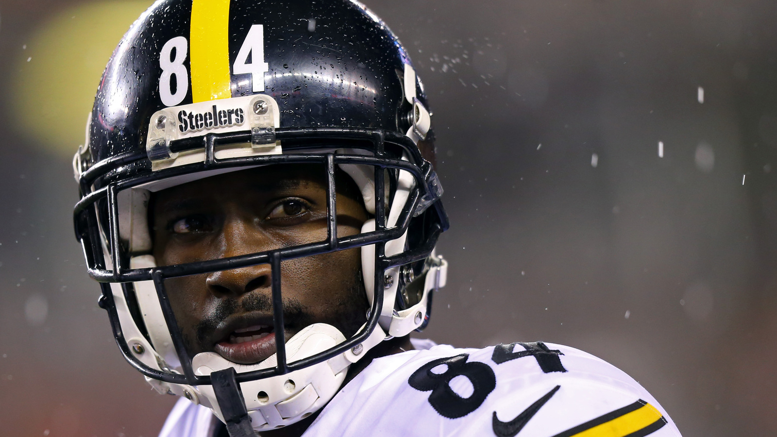 Antonio Brown has funny response to James Harrison signing with Patriots