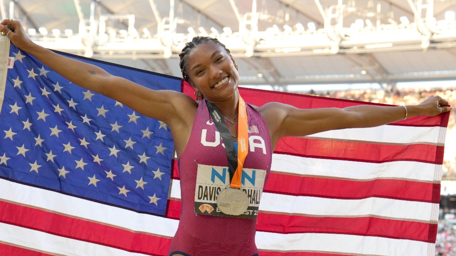 Tara DavisWoodhall slow start, qualifies for Paris Olympics