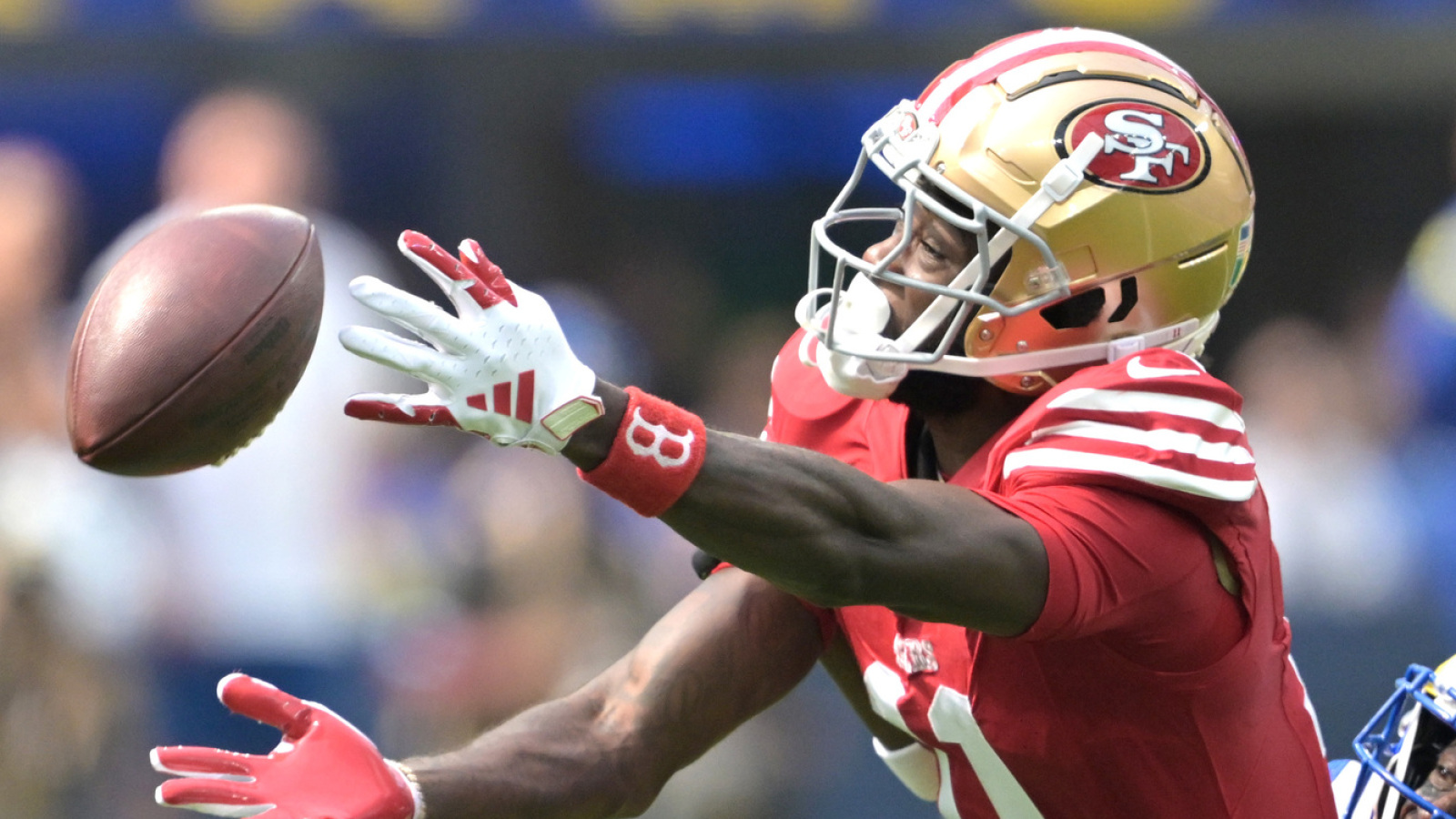 https://www.yardbarker.com/media/3/e/3e1001a280e8da87d9d31e79e2e0d6b36809a5b8/thumb_16x9/one-nfc-player-on-each-team-must-sizzle-2025.jpg?v=2